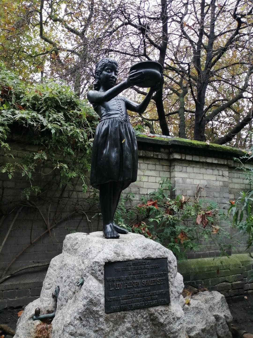 Victoria Embankment photo 3