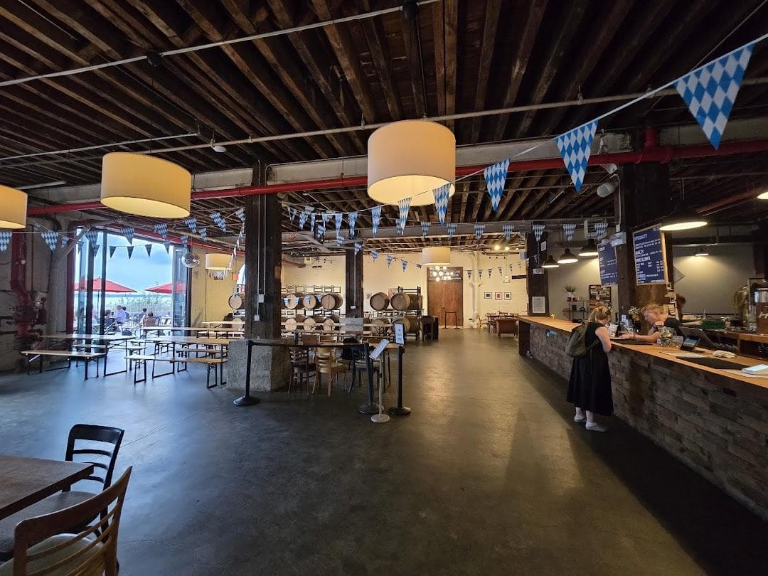 Strong Rope Brewery Red Hook photo 2