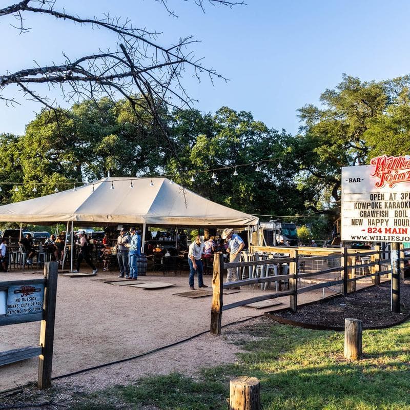 Willie's Joint BAR and GRILL photo 2