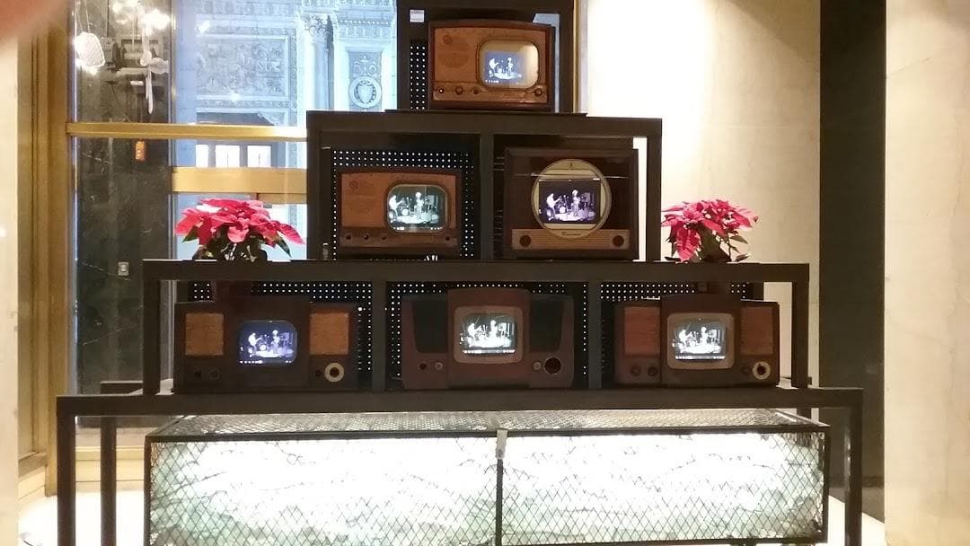 Philadelphia Building photo 3