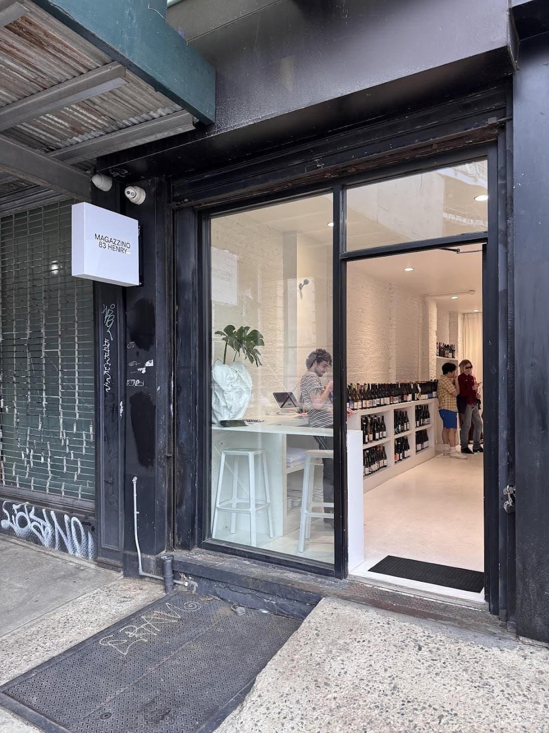 MAGAZZINO photo 2