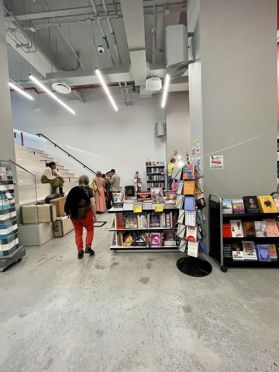 P&T Knitwear Bookstore, Coffee, & Podcast Studio photo 2