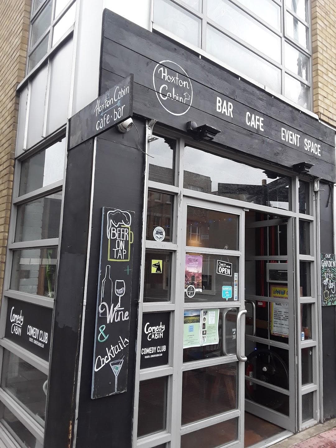 Hoxton Cabin photo 5