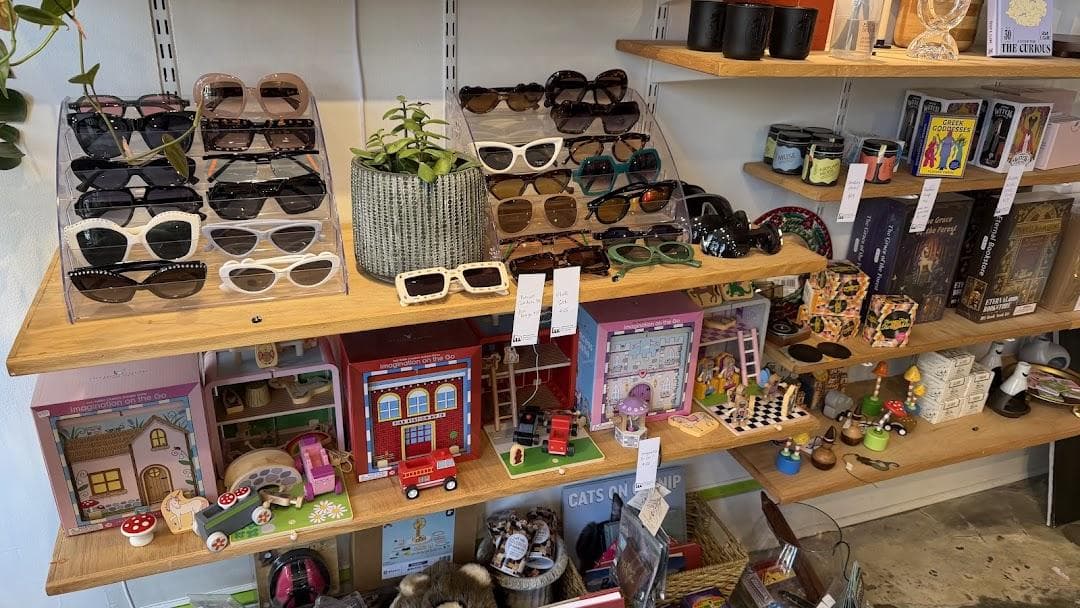 Manzanita Vintage Boutique & Gift Shop photo 4