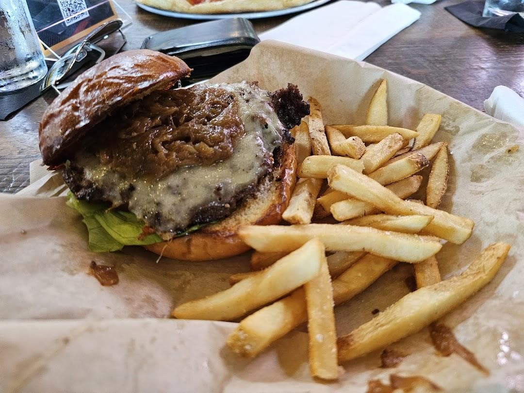 Brewers At 4001 Yancey photo 5