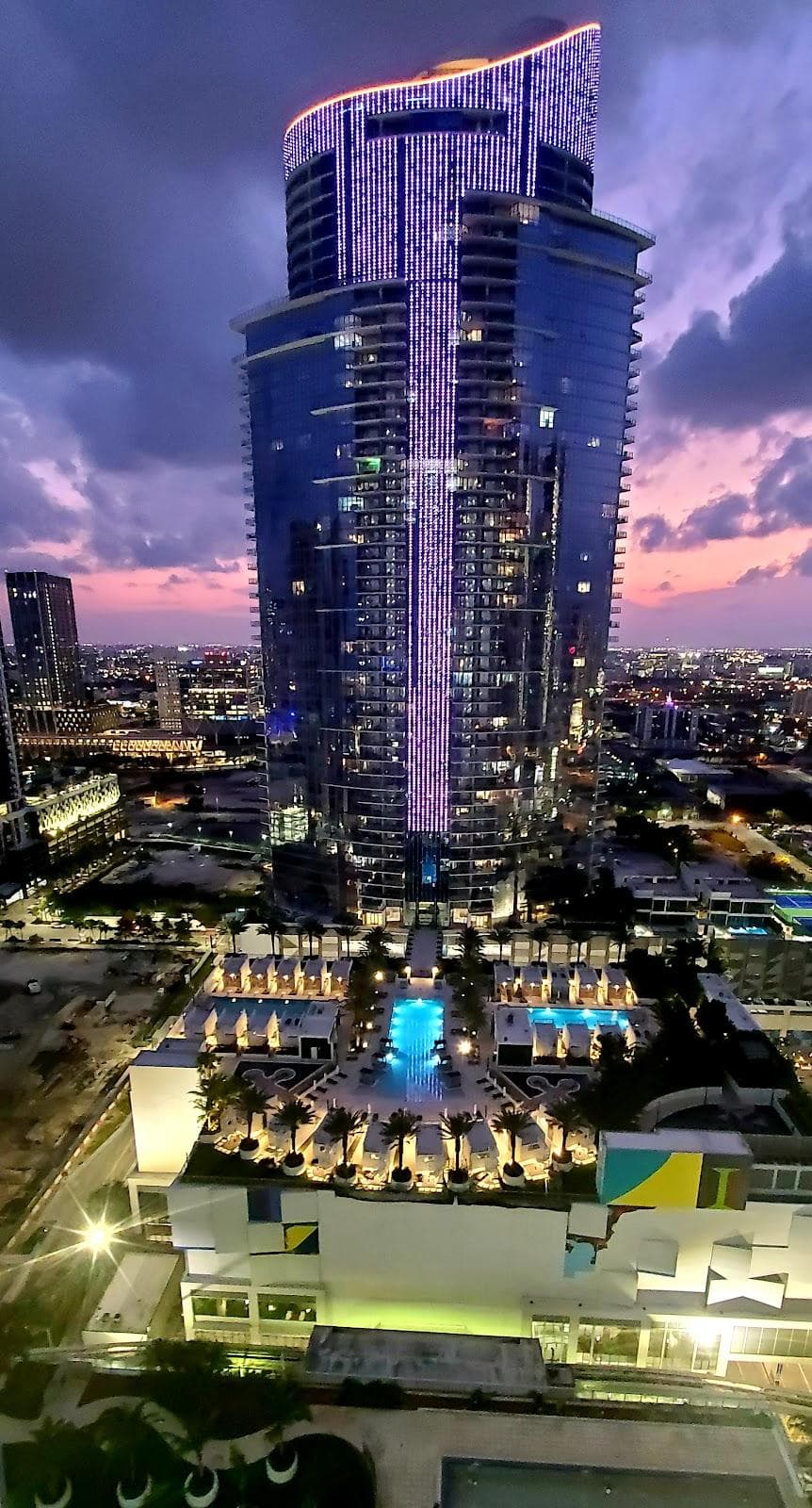 851 NE 1st Ave photo 1