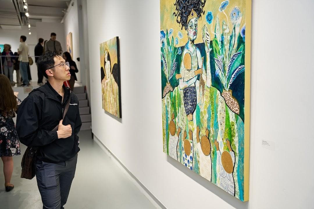 Agora Gallery photo 6