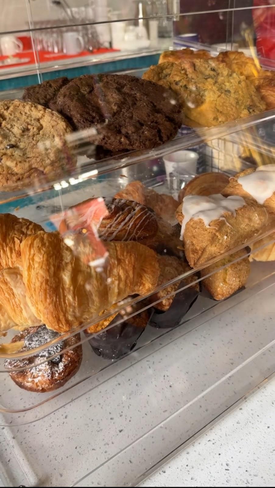 Ballyhoo Table & Stage photo 2