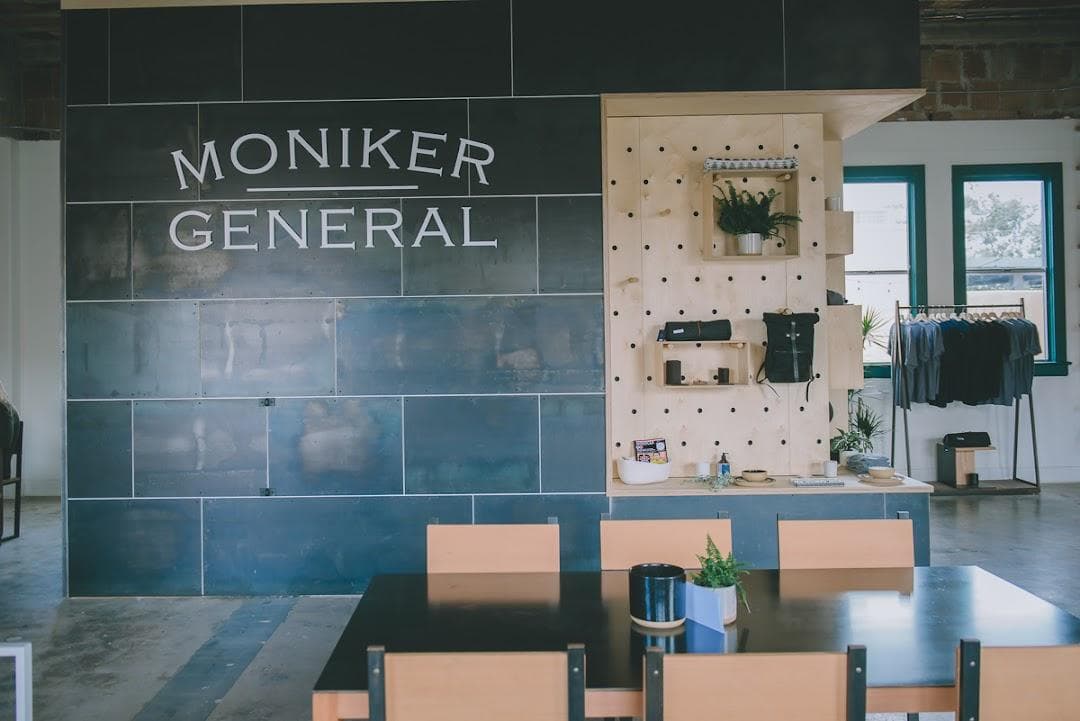 Moniker General photo 2