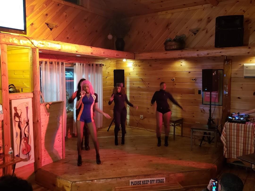 Pineloft Restaurant photo 1