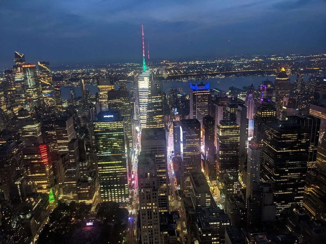 89 E 42nd St photo 6