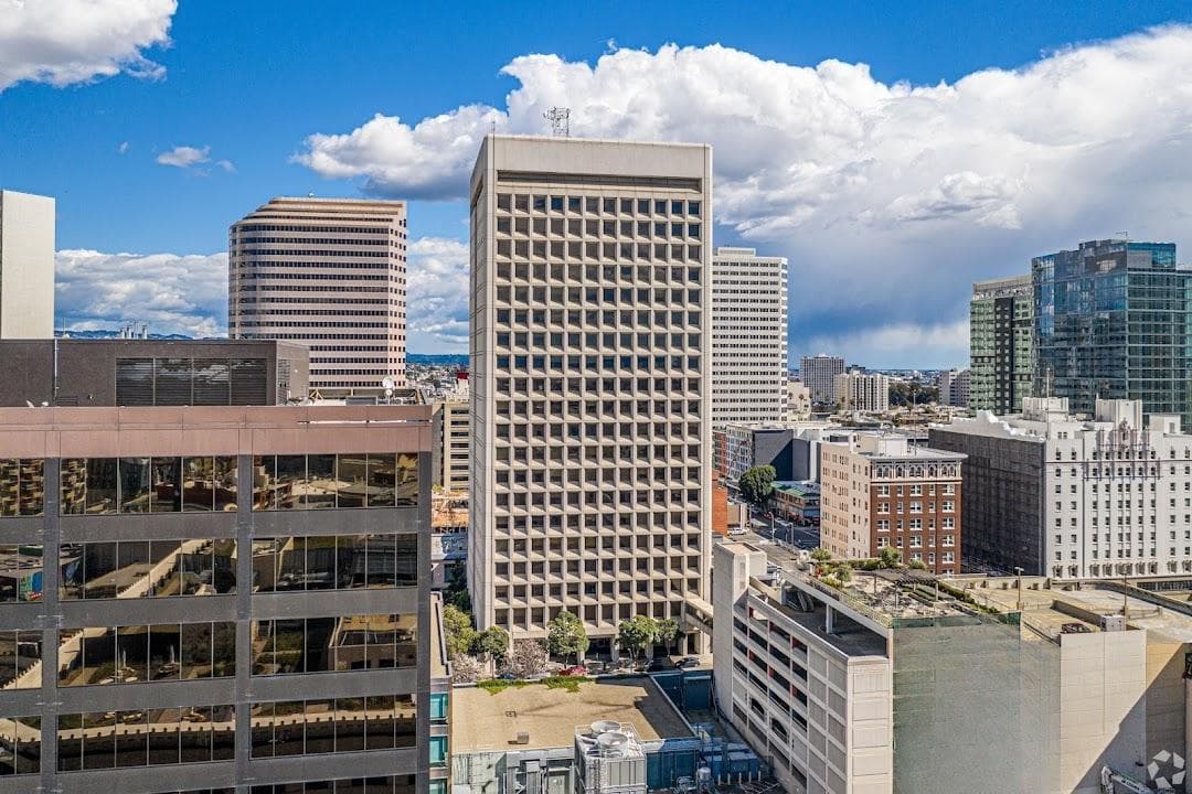 STAK Space - 1950 Franklin photo 4