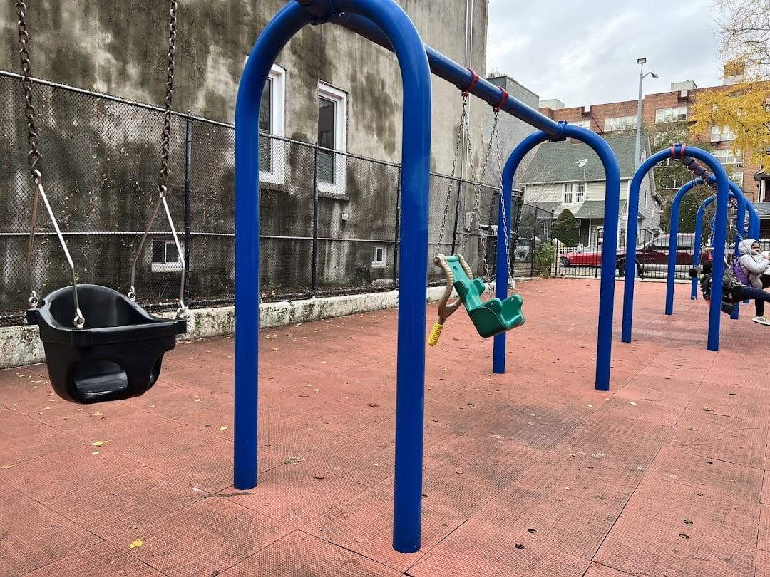 Winthrop Playground photo 2