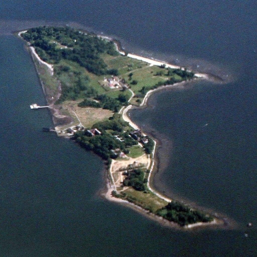 Hart Island photo 3