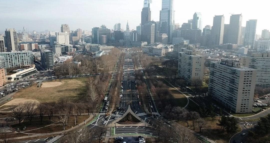 Benjamin Franklin Parkway photo 1