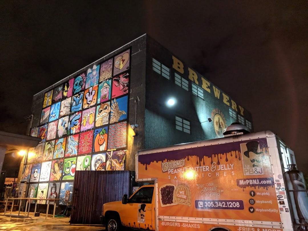 Lincoln's Beard Brewing & Cocktails photo 1