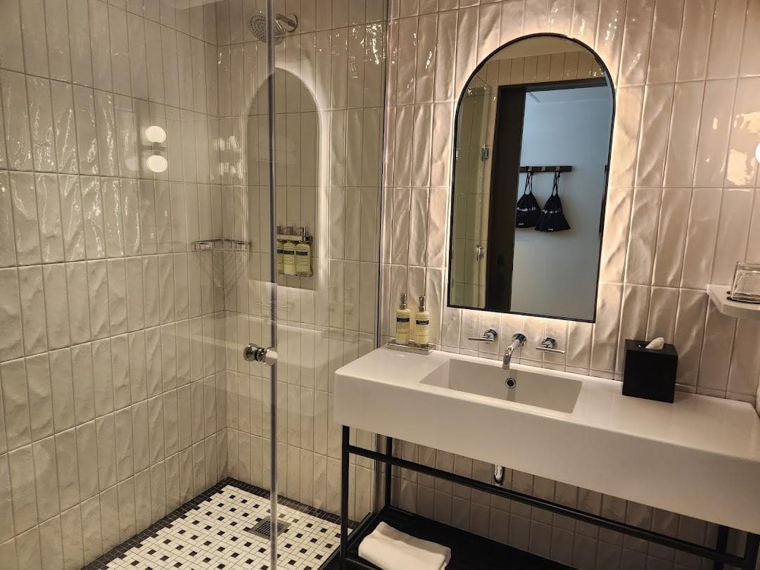 Arlo Washington DC photo 2