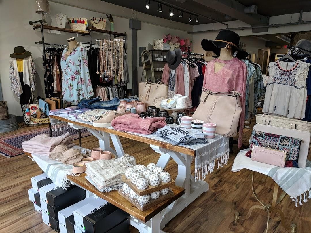 Six Sisters Boutique photo 1