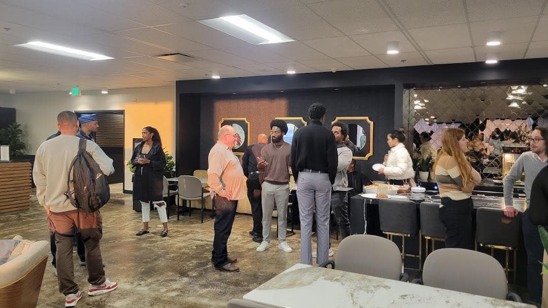 STAK Space - 1950 Franklin photo 2