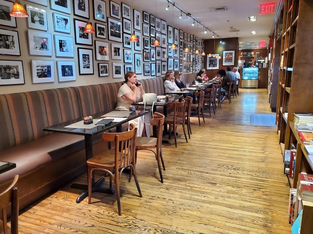 Books & Books photo 4