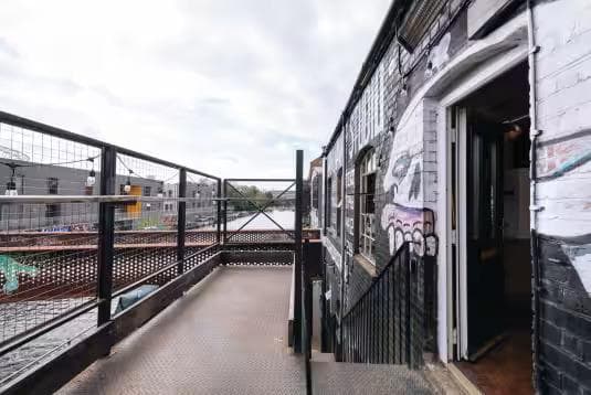 Vittoria Wharf Studio photo 6