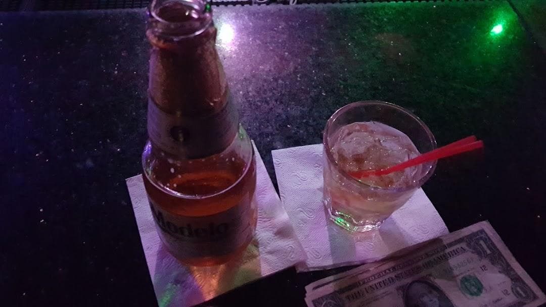 Flamingo Restaurant and Lounge photo 3