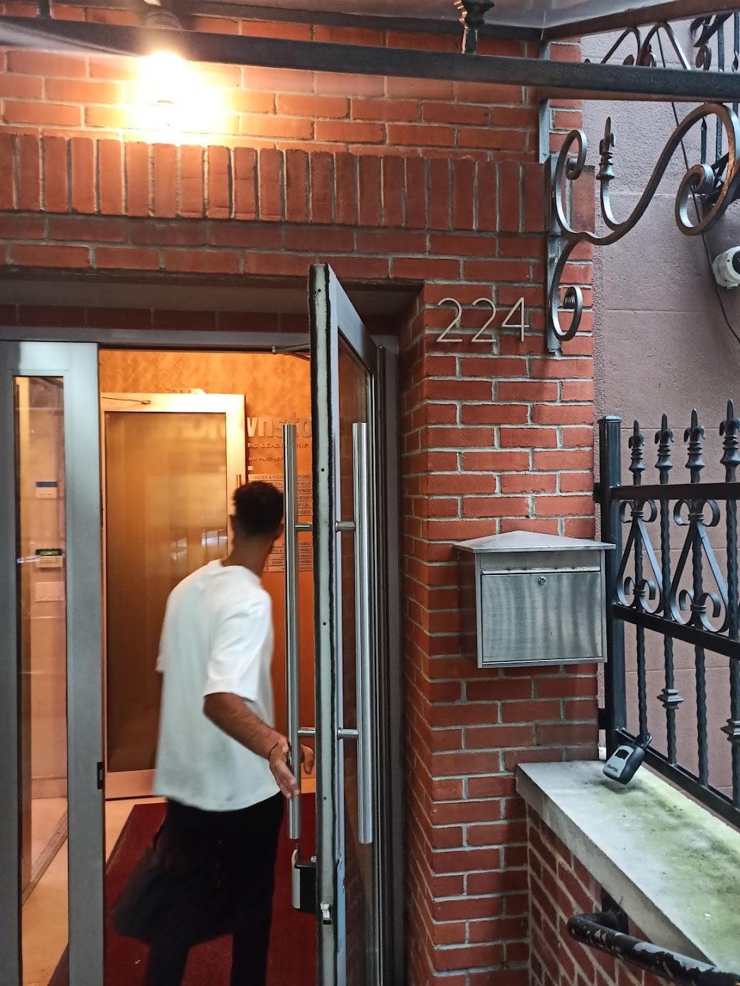 The Brownstone photo 2