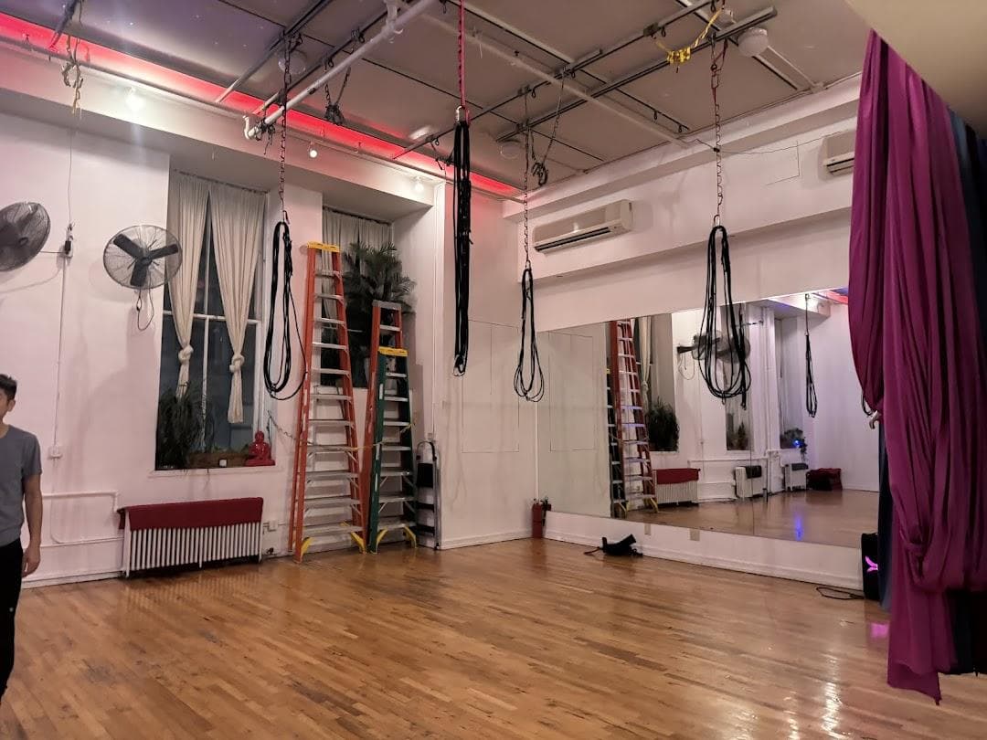 Om Factory NYC photo 5