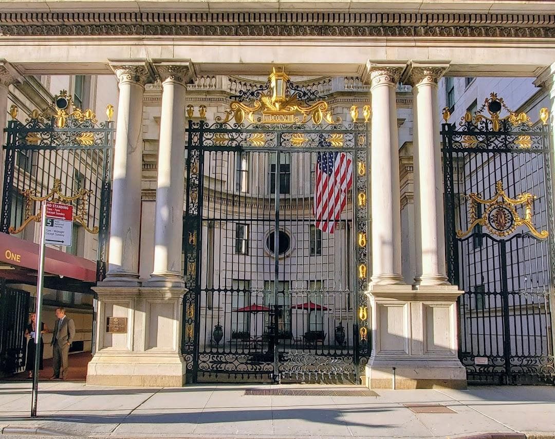 Metropolitan Club photo 5