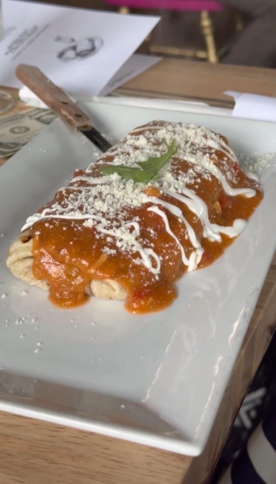 Ballyhoo Table & Stage photo 5