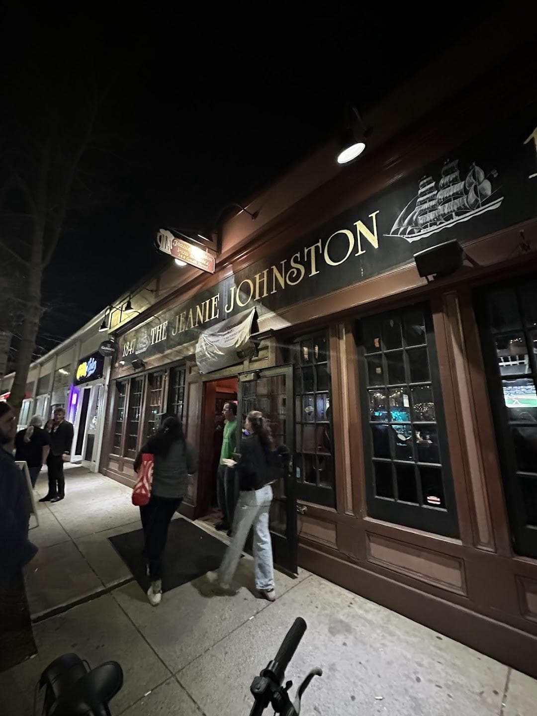 Jeanie Johnston Pub & Grill photo 5