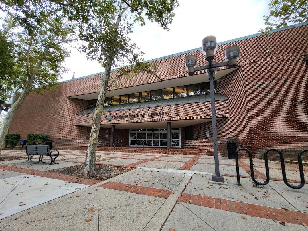Ocean County Library, Toms River photo 5