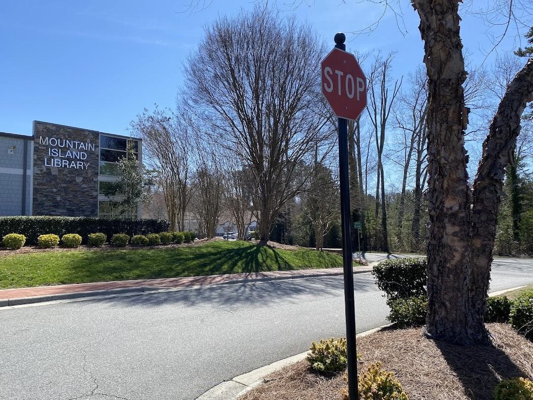 Charlotte Mecklenburg Library - Mountain Island photo 2