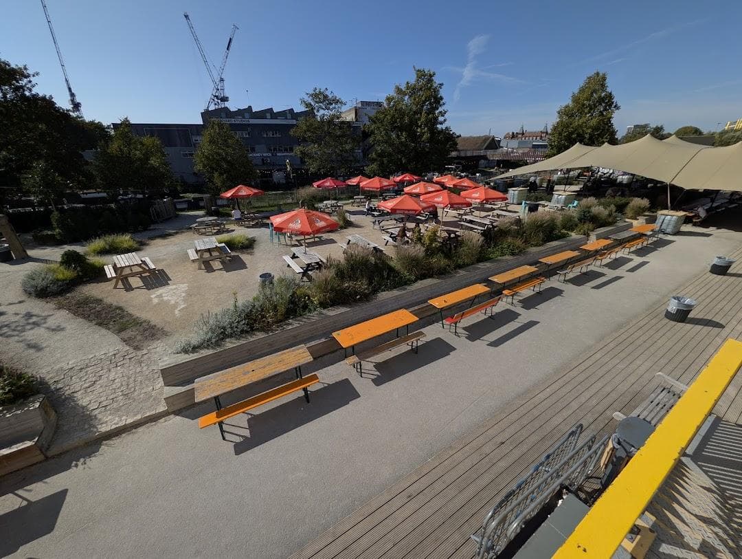 Hackney Bridge photo 6