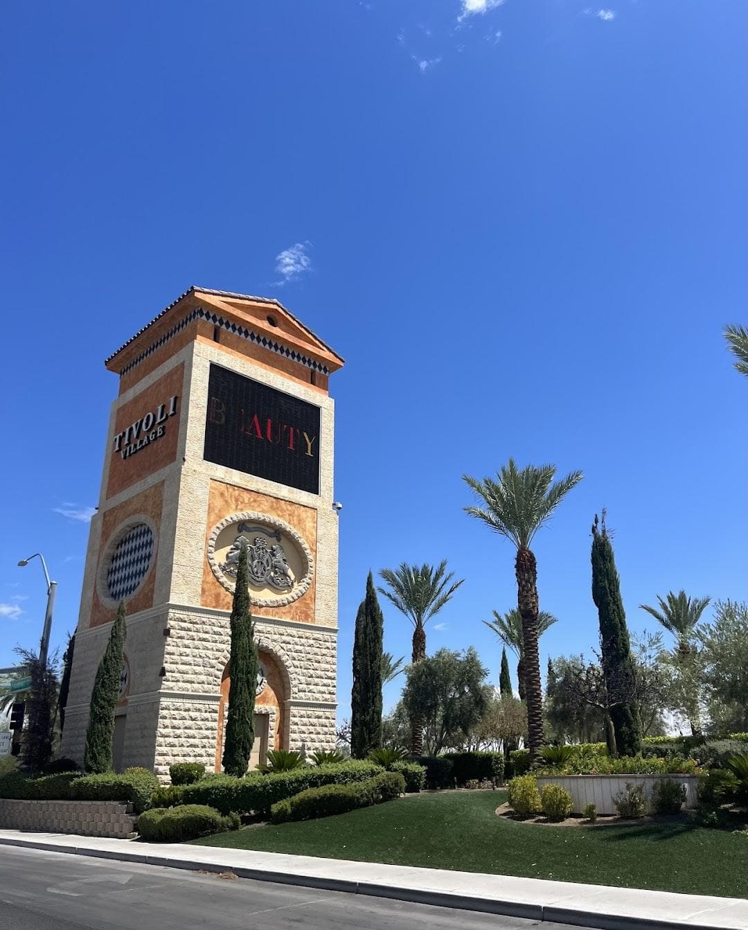 400 S Rampart Blvd photo 3