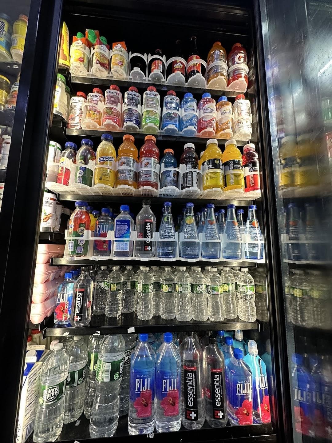 Saba grocery store crop photo 5