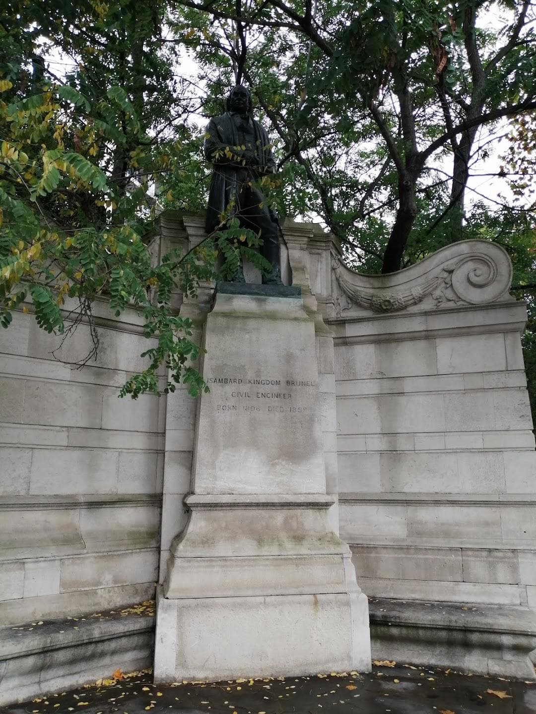 Victoria Embankment photo 5