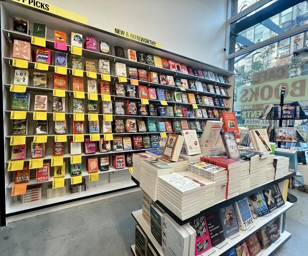 P&T Knitwear Bookstore, Coffee, & Podcast Studio photo 5