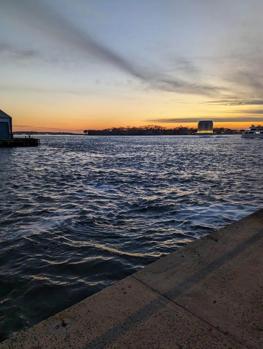 Brooklyn Bridge Park Pier 6 / Atlantic Avenue photo 6