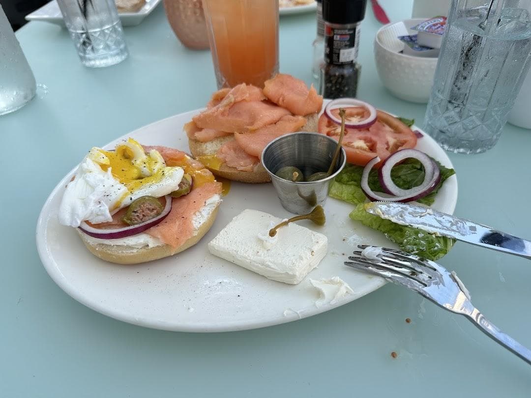 Bungalow Restaurant, Beach Bar and Hookah Lounge photo 2