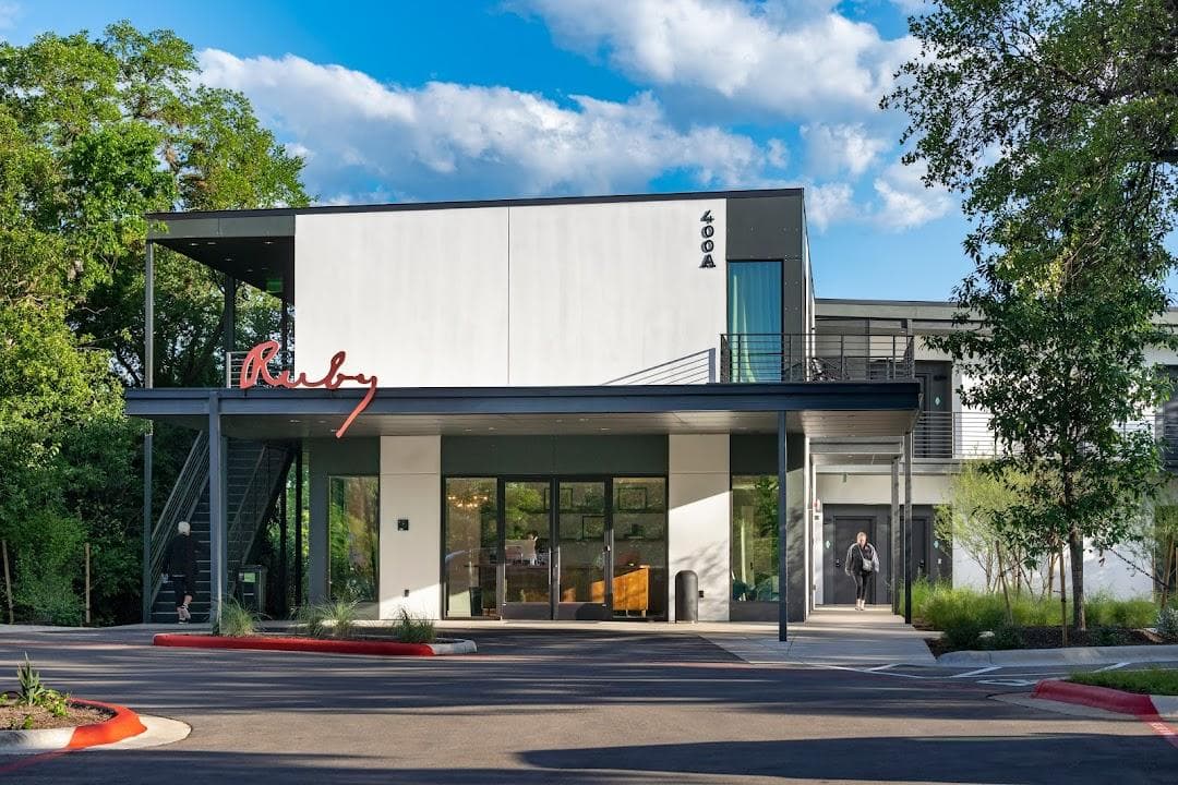 The Ruby Hotel photo 3