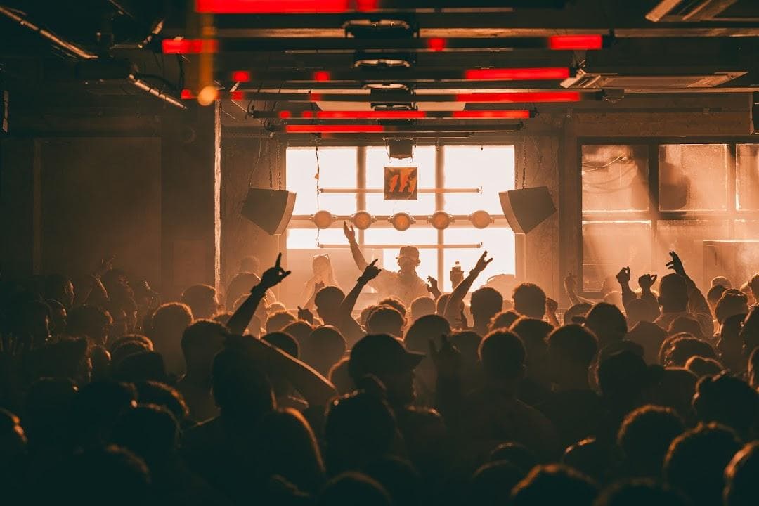 93 Feet East photo 6