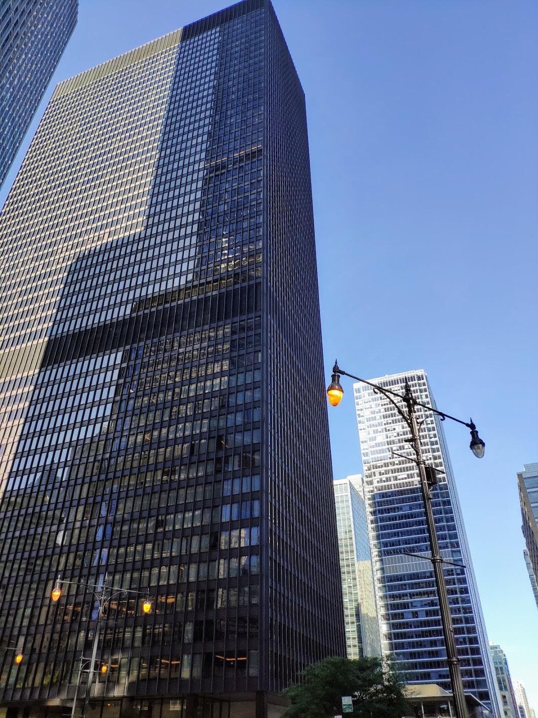 330 N Wabash Ave photo 3