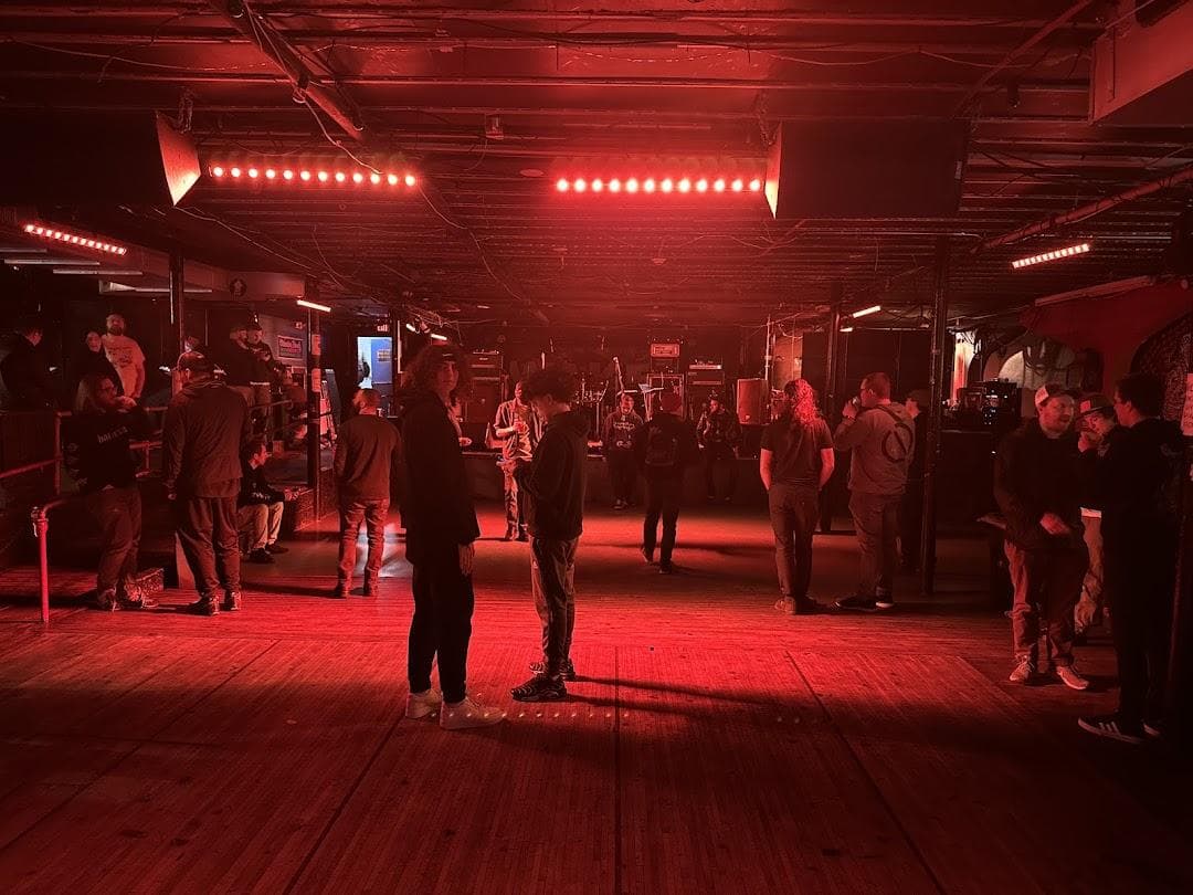 Middle East Downstairs photo 5