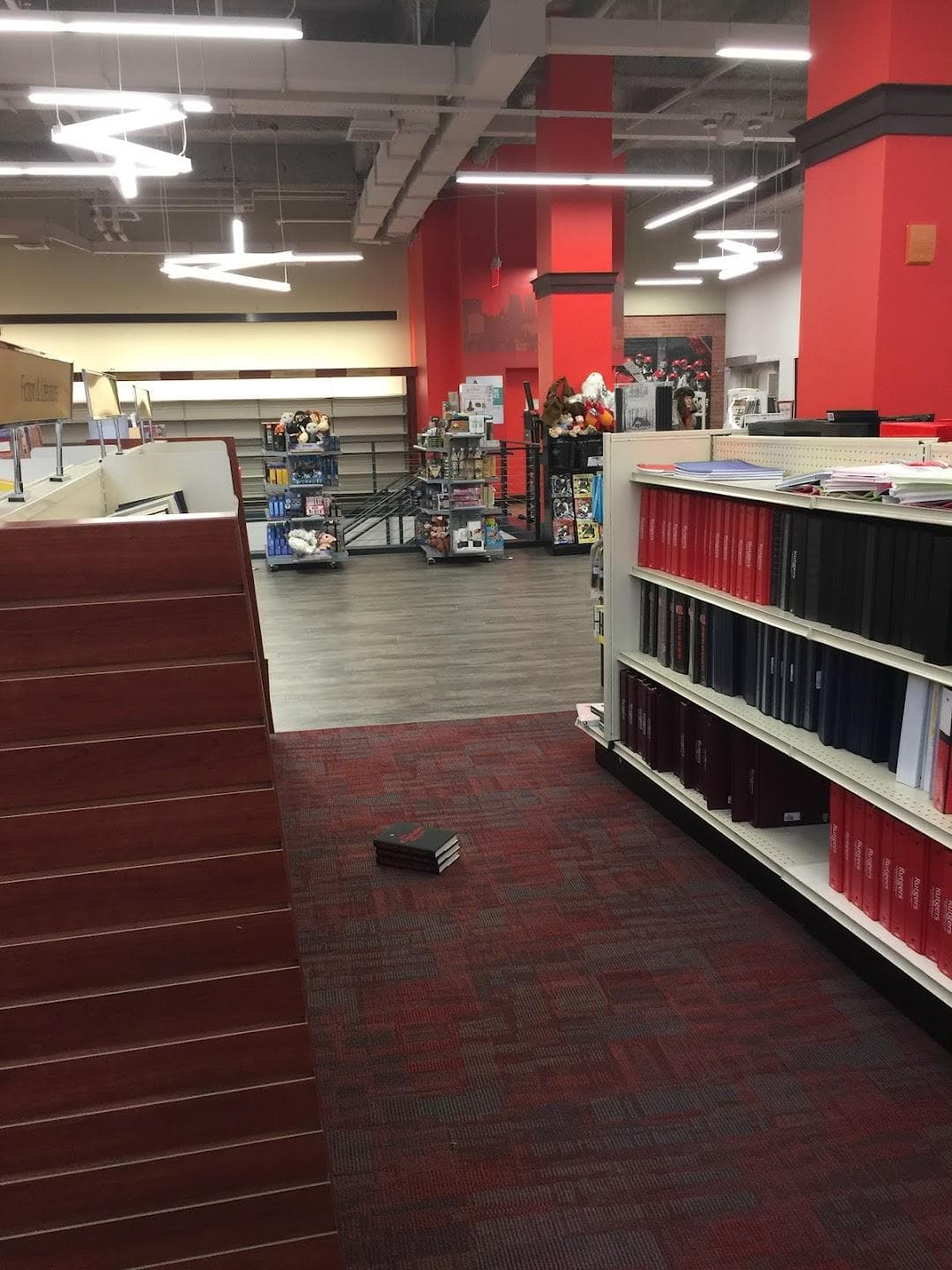 Barnes and Noble - Rutgers Newark photo 4