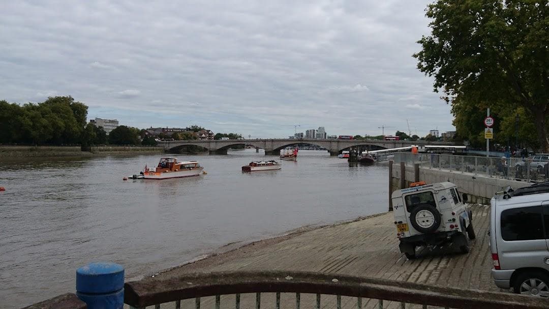 Putney Embankment photo 4
