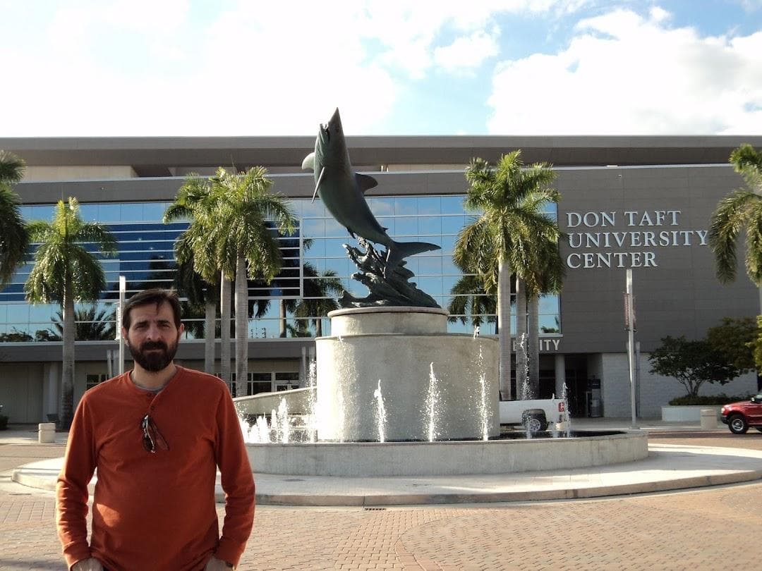 Alvin Sherman Library, Research, and Information Technology Center photo 2