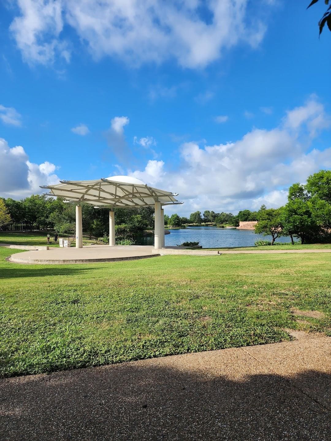 Mueller Lake Park photo 1