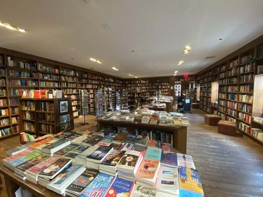 Books & Books photo 5