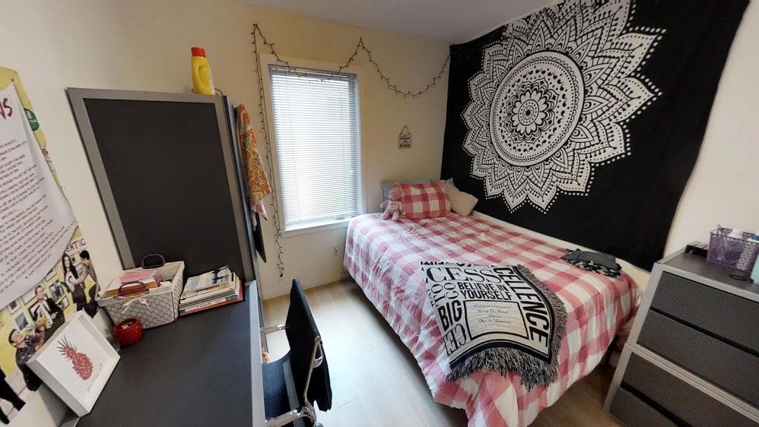 Skyline Apartments photo 4